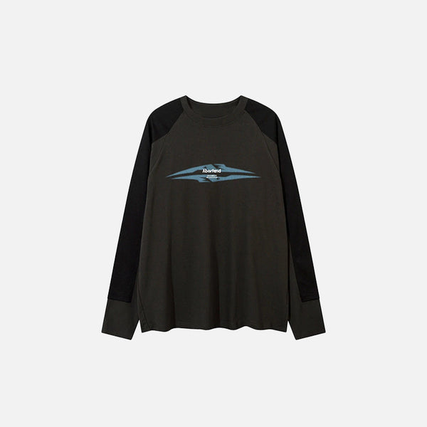 Front View of the gray Aero Wave T-shirt in a gray background