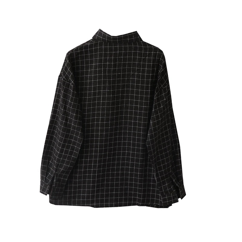 Oversize Ekose Gömlek, model üzerinde — Navra Wear