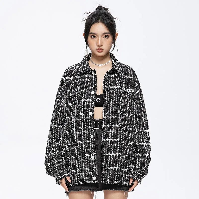 Siyah Patch Detaylı Oversize Gömlek, önden görünüm — Navra Wear