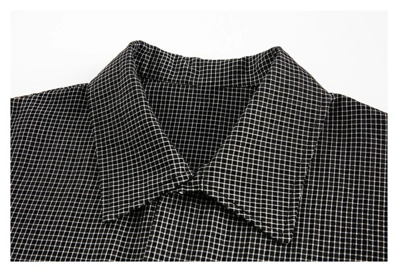 Y2K Oversize Ekose Gömlek, model üzerinde — Navra Wear