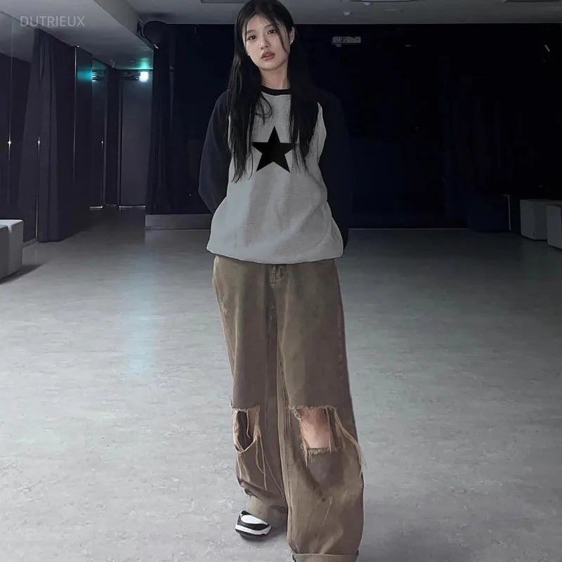 Gotik Baskılı Oversize Uzun Kollu Tişört, önden görünüm — Navra Wear