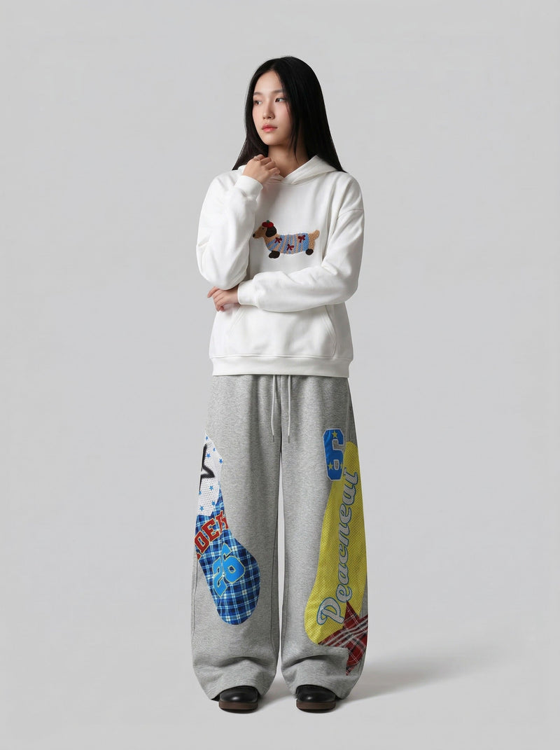 Bol Kesim Mozaik Desenli Jogger, model üzerinde — Navra Wear