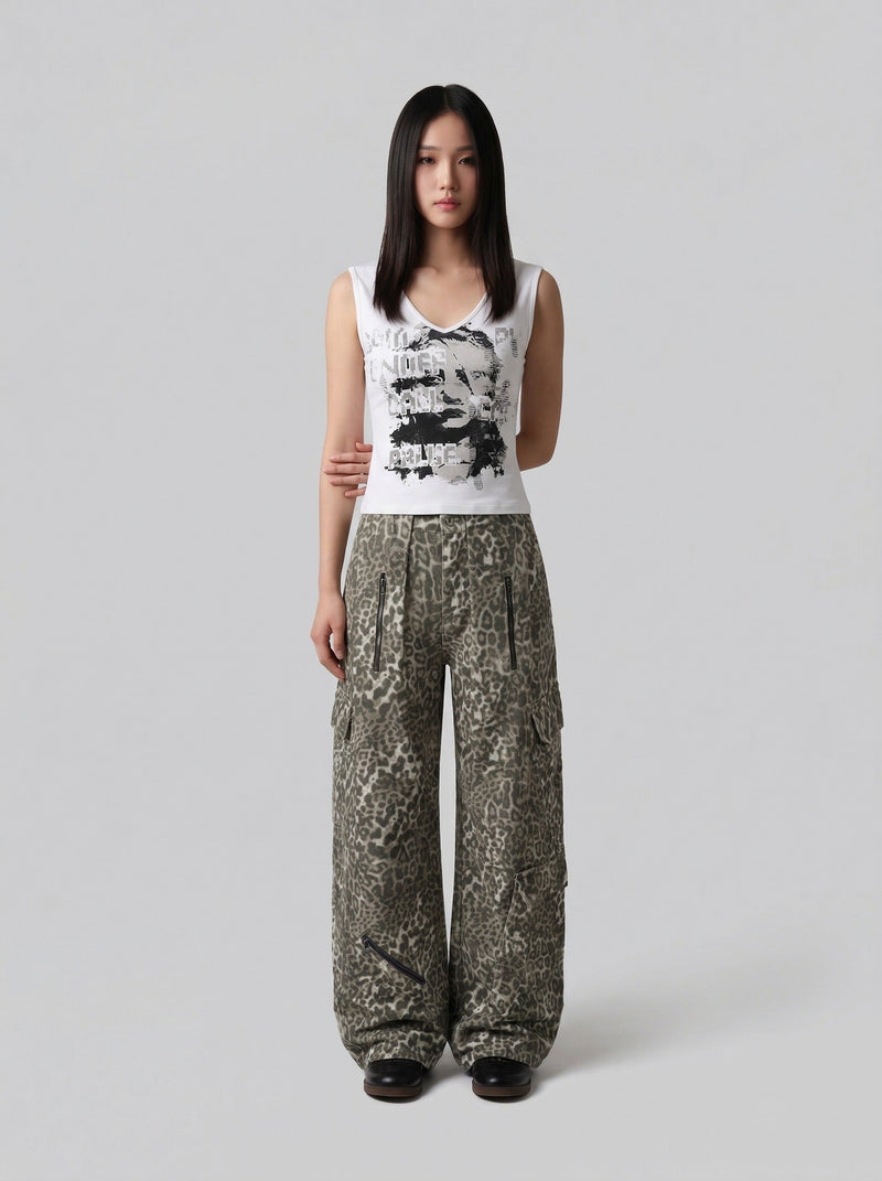 Rough-Edge Visual V-Neck T-Shirt