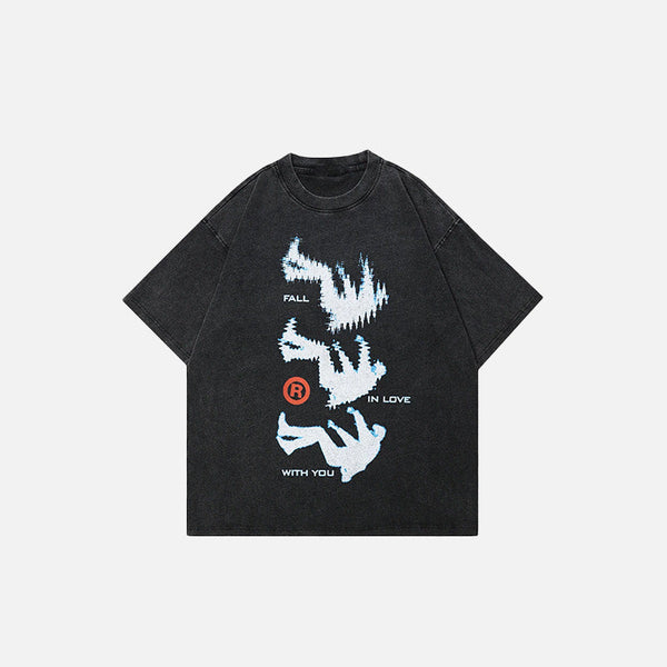 Front view of the black Falling in love T-shirt in a gray background