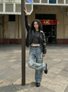 Yırtık Detaylı Yüksek Bel Baggy Jean Pantolon, yakın çekim — Navra Wear
