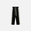 Çizgili Bol Kesim Jogger, model üzerinde — Navra Wear