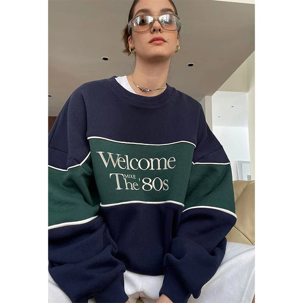 Time-Worn Letter Print Wide-Body Sweatshirt alternatif görünüm