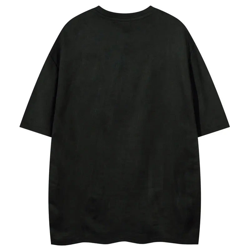 El Baskılı Oversize Tişört, model üzerinde — Navra Wear