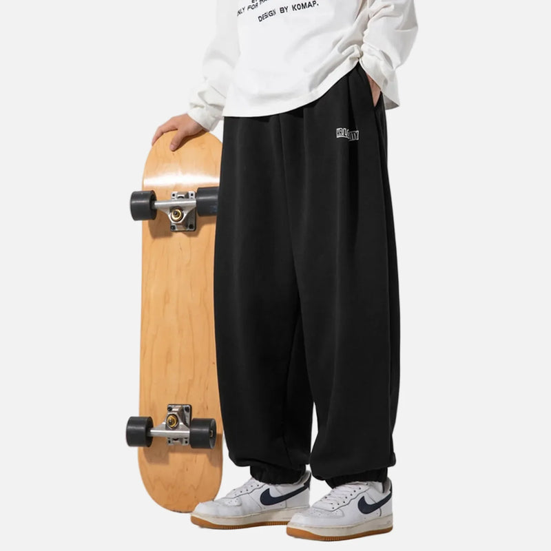 Harf Baskılı Jogger, önden görünüm — Navra Wear