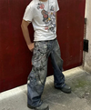 Baggy Grafiti Baskılı Jean Pantolon, yakın çekim — Navra Wear