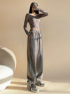 Kadın Wide Leg Jogger, model üzerinde — Navra Wear