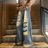 Vintage Yırtık Detaylı Jean Pantolon, model üzerinde — Navra Wear