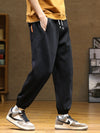 Bol Kesim Jogger, model üzerinde — Navra Wear