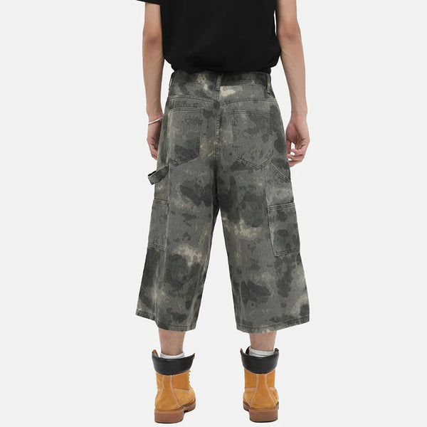 Sleek camouflage print cropped Denim Shorts alternatif görünüm