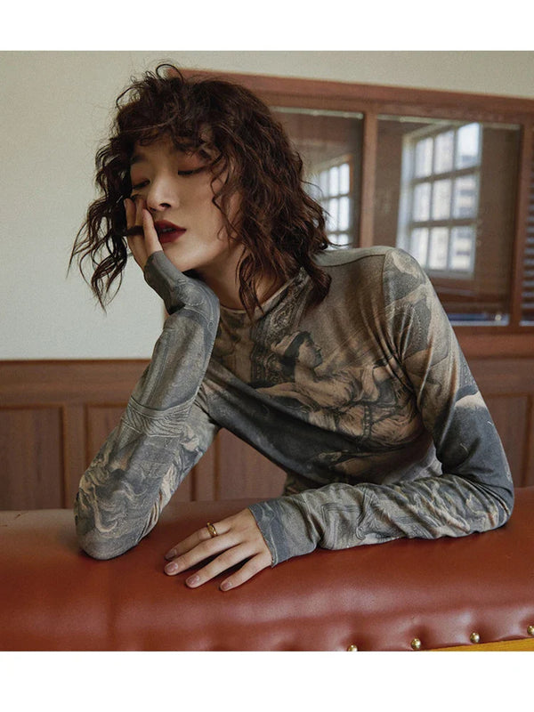 Renaissance Print Classic-Wash Long Sleeve T-Shirt alternatif görünüm