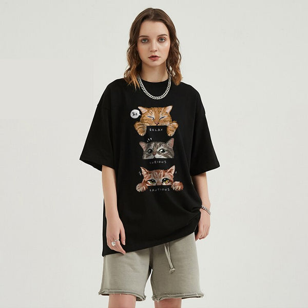 Moody Feline Artwork Print T-Shirt alternatif görünüm