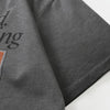 Vintage At Baskılı Tişört, yakın çekim — Navra Wear