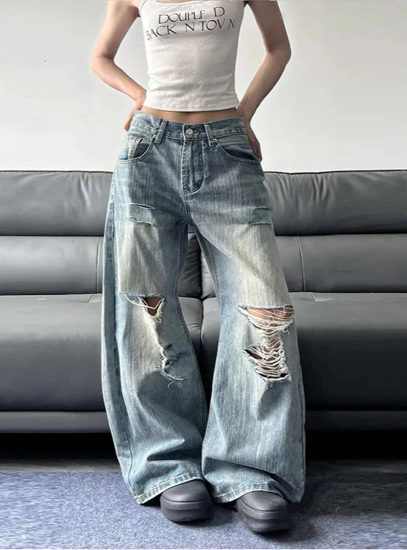 Durable 2000s High-Rise Torn Blue Bell Leg Denim