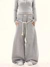 Wide Leg Beli Lastikli Jogger, model üzerinde — Navra Wear