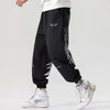 Vintage Melek Baskılı Jogger, model üzerinde — Navra Wear