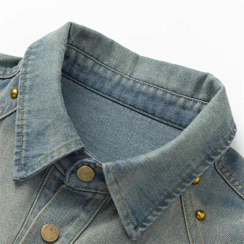 Kadın Mavi Jean Gömlek, model üzerinde — Navra Wear