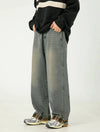 Yıkanmış Baggy Ekose Jean Pantolon, model üzerinde — Navra Wear