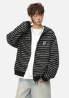 Y2K Çizgili Oversize Sweatshirt, model üzerinde — Navra Wear