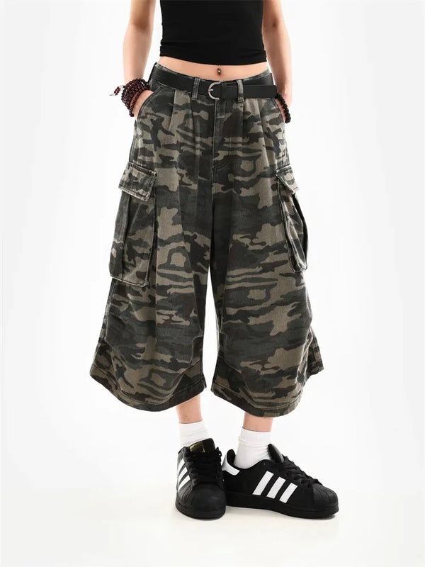 Woodland Relaxed Utility Shorts alternatif görünüm