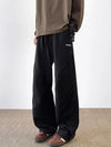 Vintage Düz Kesim Jogger, model üzerinde — Navra Wear