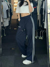Kadın Y2K Bol Kesim Jogger, yan görünüm — Navra Wear