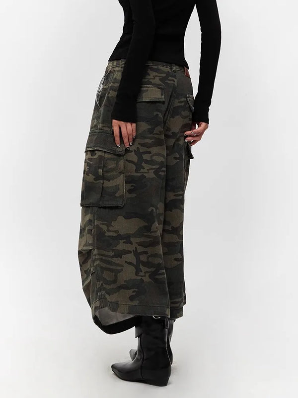 Cozy Heritage Camo Relaxed Pintuck Denim Shorts alternatif görünüm