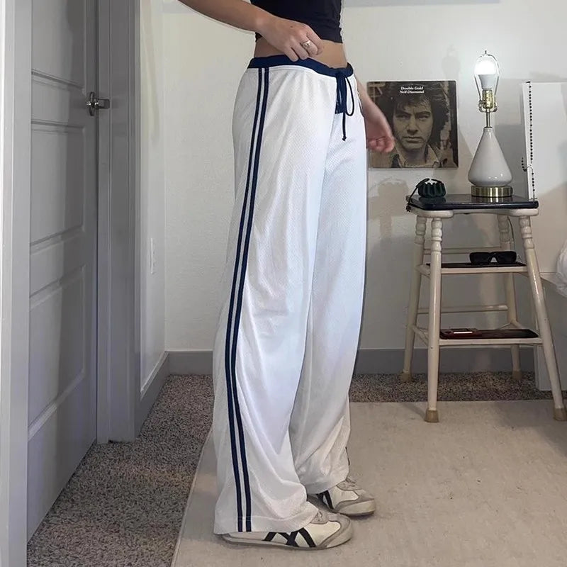 Y2K Wide Leg Jogger, önden görünüm — Navra Wear