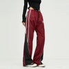 Y2K Bol Kesim Mozaik Desenli Jogger, model üzerinde — Navra Wear