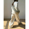 Bol Kesim Jogger, model üzerinde — Navra Wear