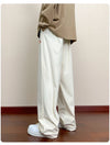 Bol Kesim Jogger, model üzerinde — Navra Wear
