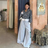 Wide Leg Gotik Baskılı Jogger, model üzerinde — Navra Wear