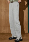 Y2K Wide Leg Jogger, model üzerinde — Navra Wear