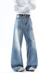 Yıkanmış Düz Kesim Jean Pantolon, yakın çekim — Navra Wear