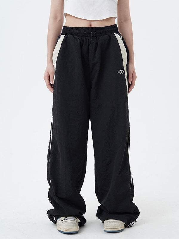 Kadın Y2K Bol Kesim Jogger, önden görünüm — Navra Wear