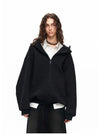 Kadın Fermuarlı Oversize Sweatshirt, yakın çekim — Navra Wear