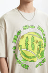 Smiley Baskılı Tişört, kombin görünüm — Navra Wear