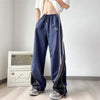 Y2K Bol Kesim Mozaik Desenli Jogger, yan görünüm — Navra Wear
