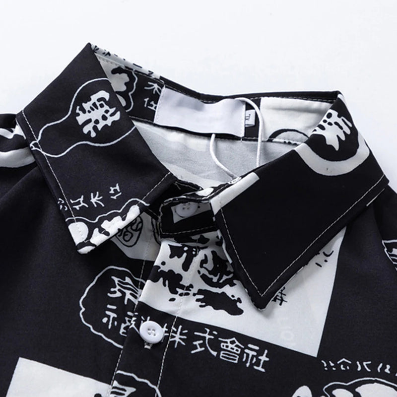 Tokyo Baskılı Düğmeli Gömlek, model üzerinde — Navra Wear