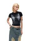Kadın Y2K Crop Tişört, yakın çekim — Navra Wear