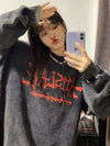 Kadın Kalp Baskılı Sweatshirt, yakın çekim — Navra Wear