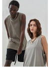 Yırtmaçlı Unisex Kolsuz Tişört, önden görünüm — Navra Wear