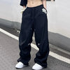 Vintage Wide Leg Jogger, model üzerinde — Navra Wear