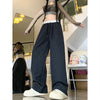 Vintage Wide Leg Ekose Jogger, model üzerinde — Navra Wear