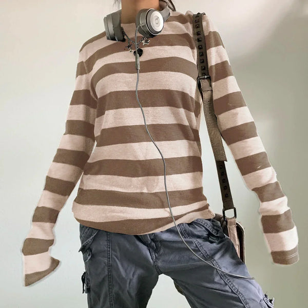 New-Millennium Line-Pattern Artisan's Craft T-Shirt alternatif görünüm