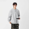 Basic Sweatshirt, model üzerinde — Navra Wear
